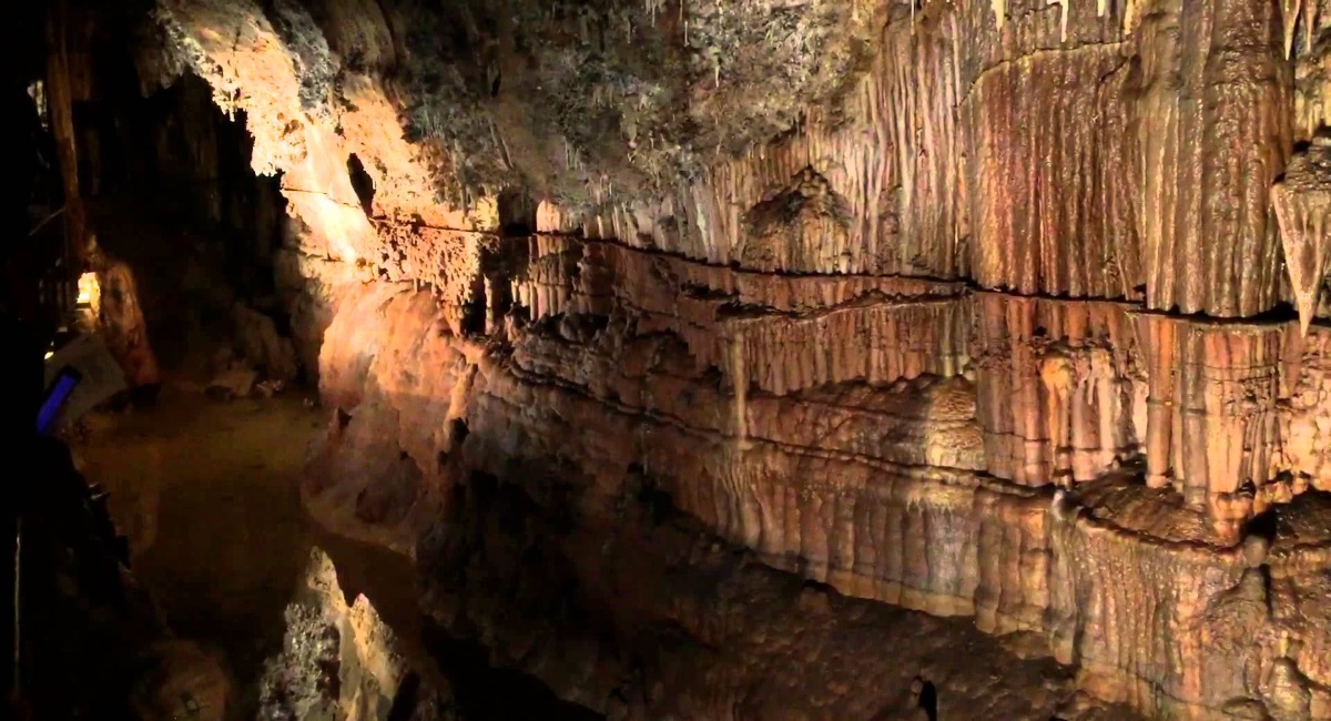 Grottes de Limousis