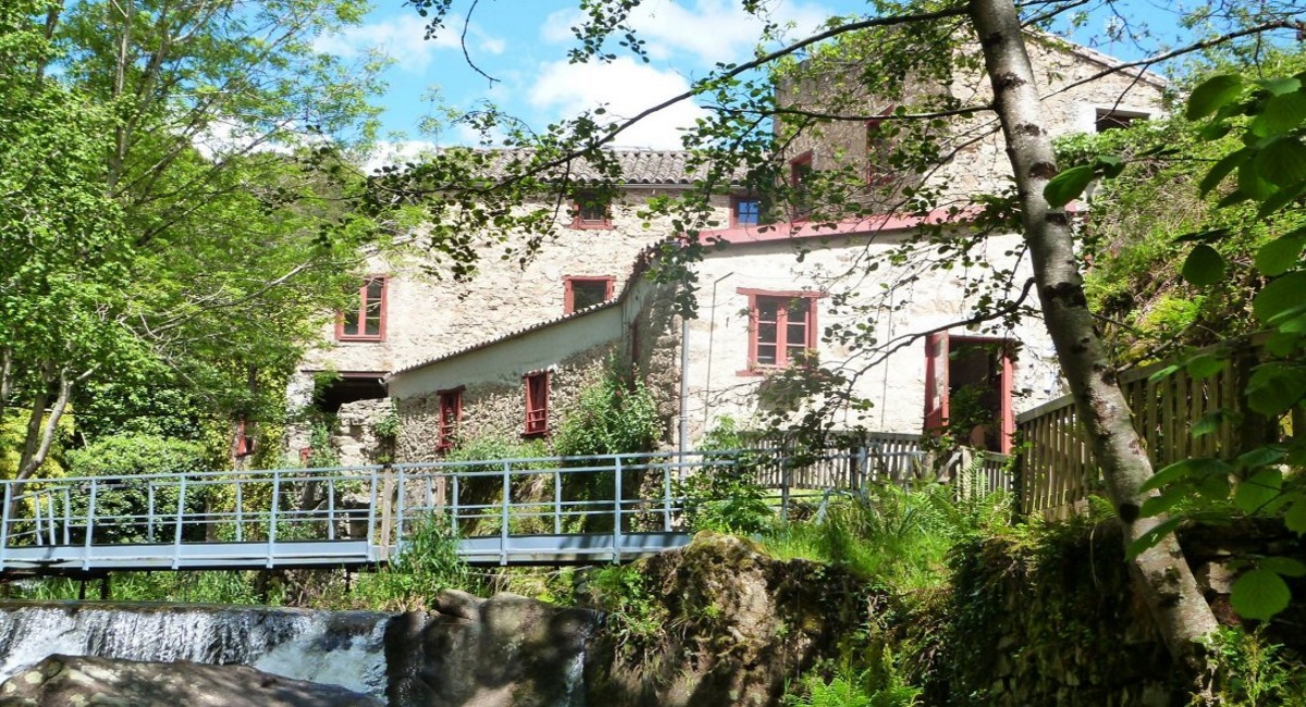 Le Moulin à Papier BROUSSE